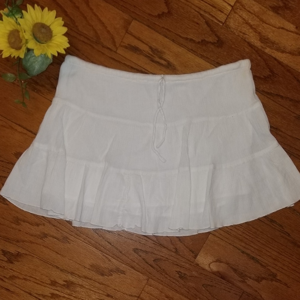 WHITE MINI SKIRT